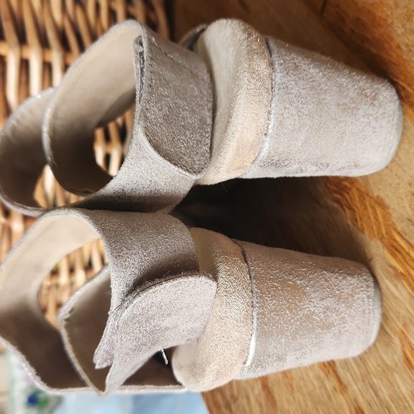 Coconuts by Matisse Coryn Wedge Sandals size 9 Metallic Golden - Picture 5 of 13